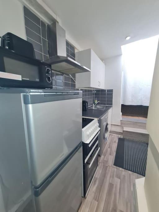 Spacious One Bedroom Appartamento