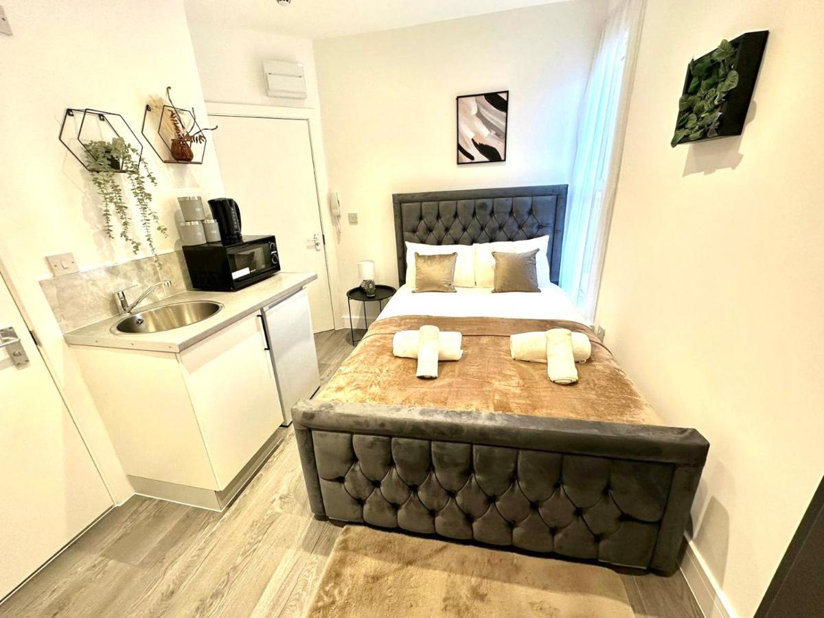 Finsbury Park Suites - Arsenal Stadium * London