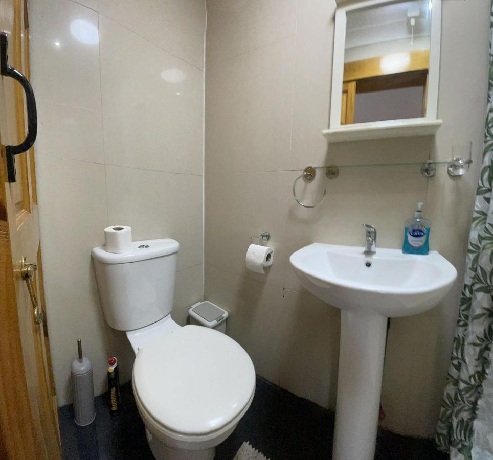 Privatunterkunft Cosy With Smart Tv In Stratford London