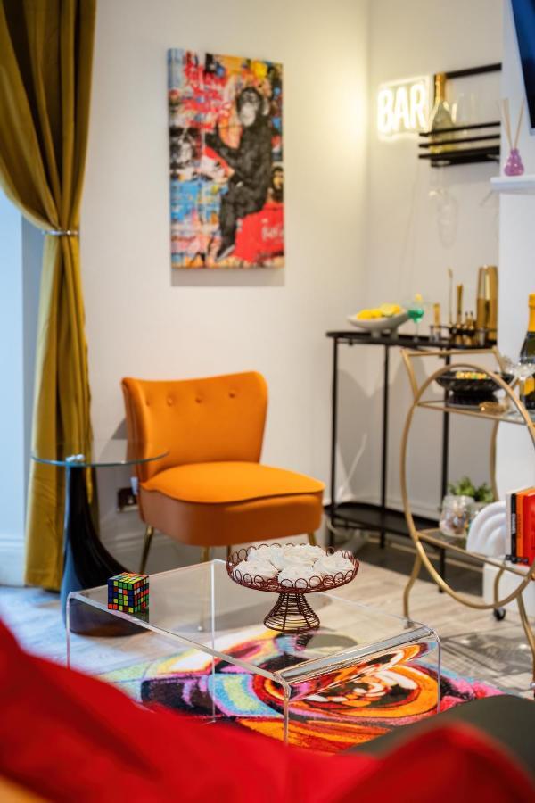 Funky Trendy Modern 3 Bed 3 Bath House In Dalston * Londen