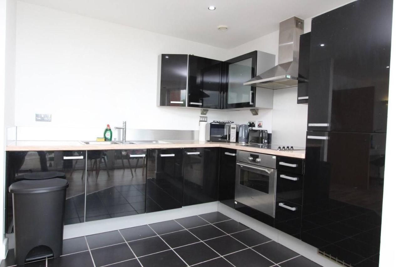 1 Bedroom With Dock Views In E16 Lejlighed London