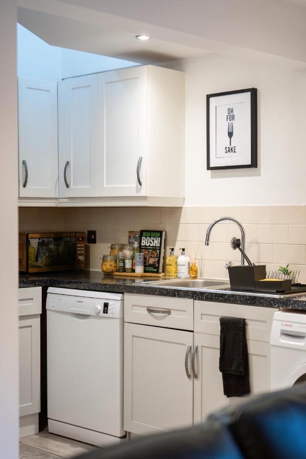 Funky Trendy Modern 3 Bed 3 Bath House In Dalston * Londen