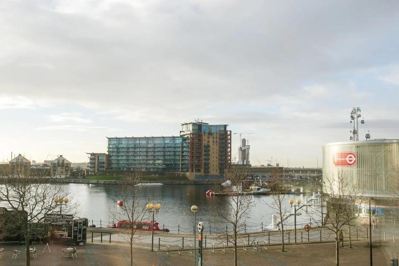 Lejlighed 1 Bedroom With Dock Views In E16 London