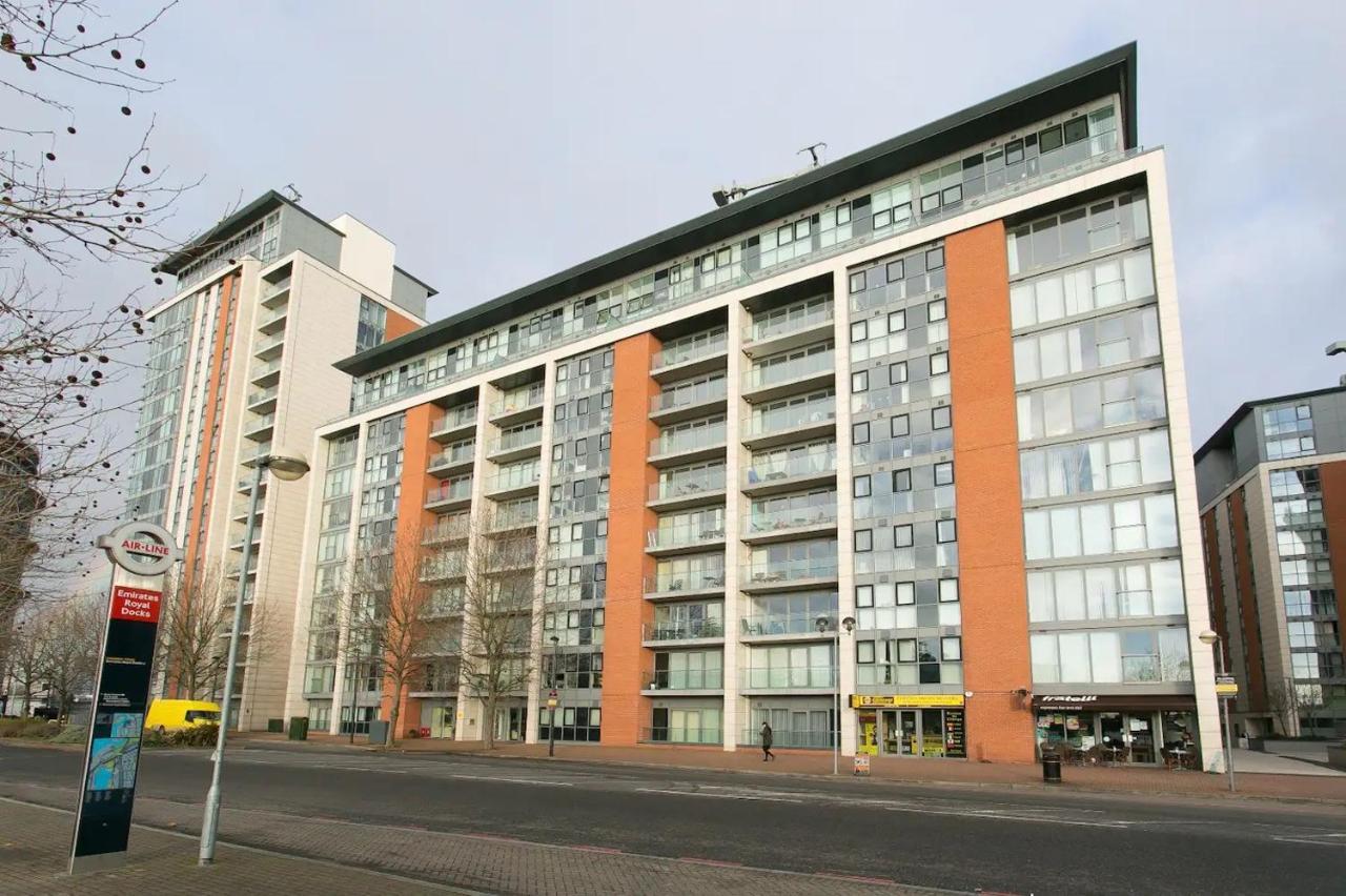 Lejlighed 1 Bedroom With Dock Views In E16