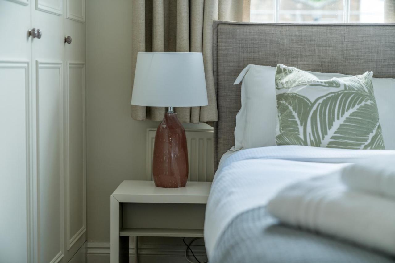 Luxury 2 Bedroom On Portobello Road Lägenhet