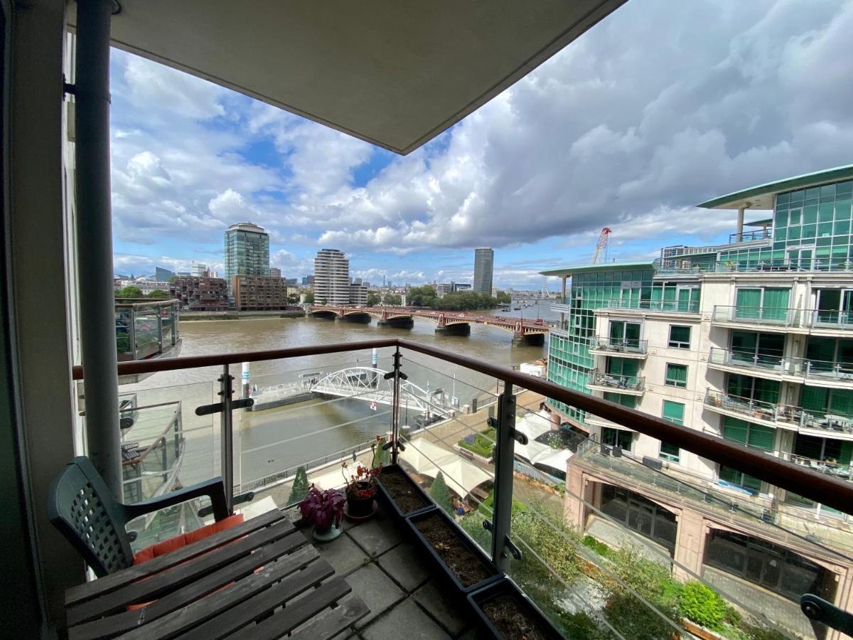 Cosy Private With Private Bathroom In A River View Flat Londen