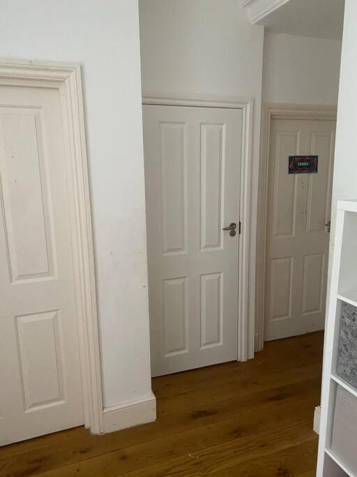 Cosy Attic Flat With Views Leilighet