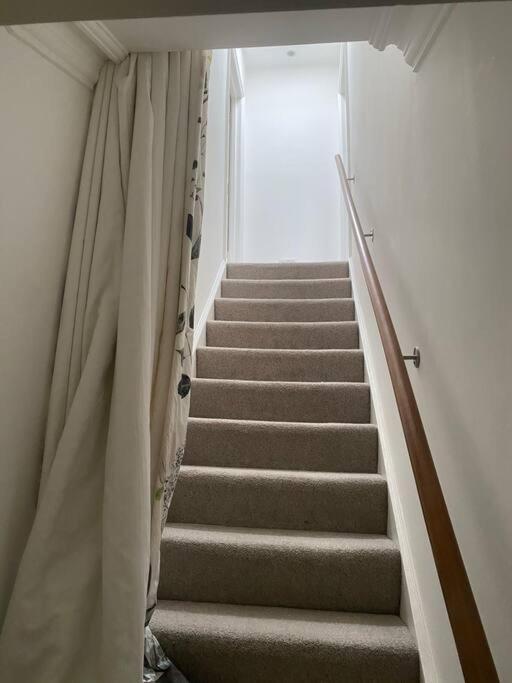 Cosy Attic Flat With Views Appartement