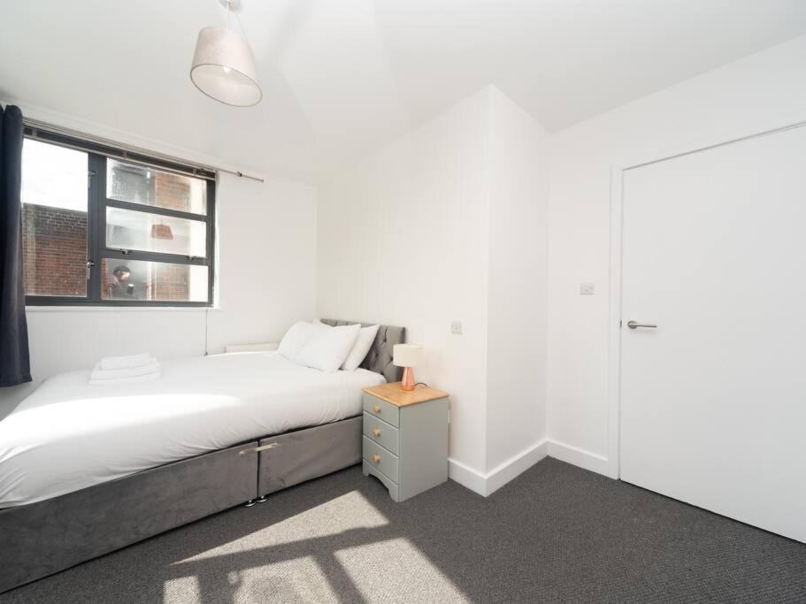 Bright & Modern 2-bed In Vibrant East Leilighet London
