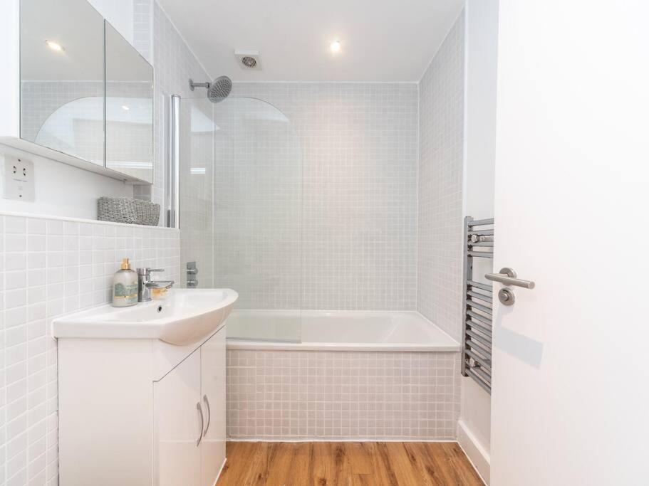 Leilighet Bright & Modern 2-bed In Vibrant East London