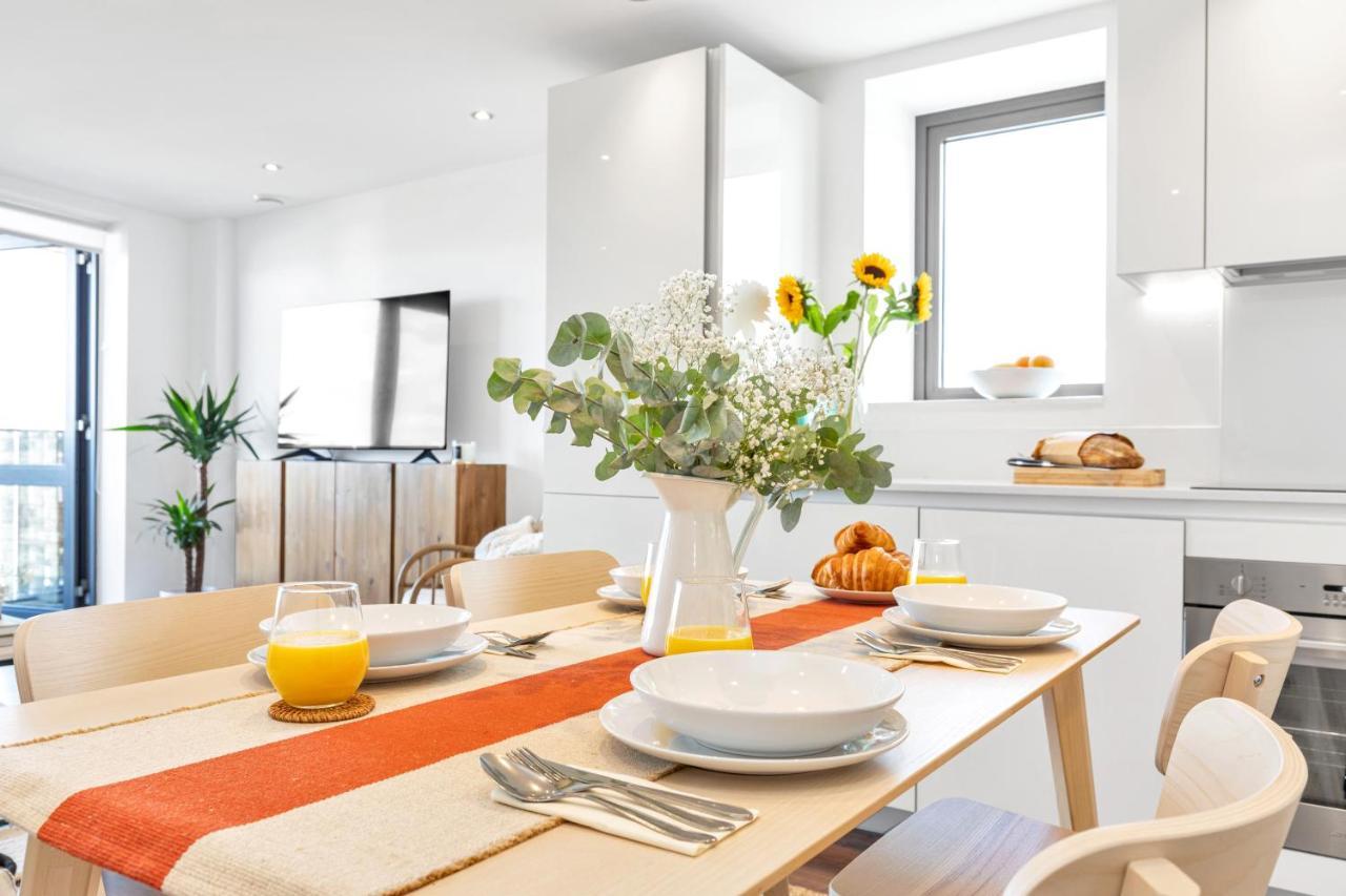Modern Luxe Just 10 Mins From Tower Bridge! Easy Access To Tube And Bus Lejlighed