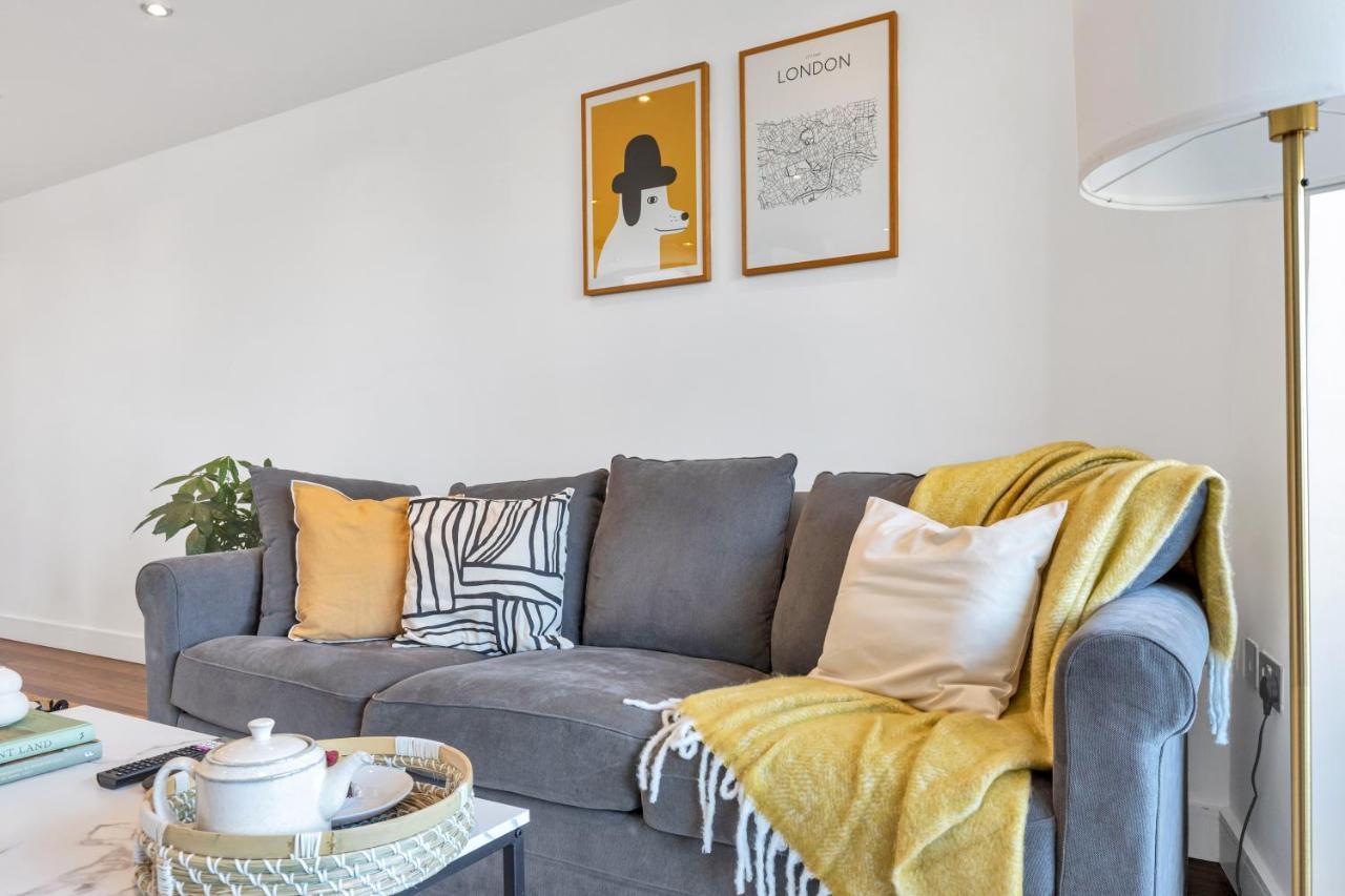 Modern Luxe Just 10 Mins From Tower Bridge! Easy Access To Tube And Bus Lejlighed *