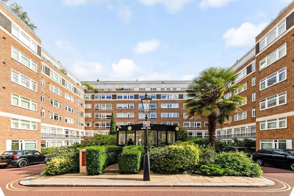 Unique 2 Bed 2 Bath Victorian Flat Regents Park Lejlighed London