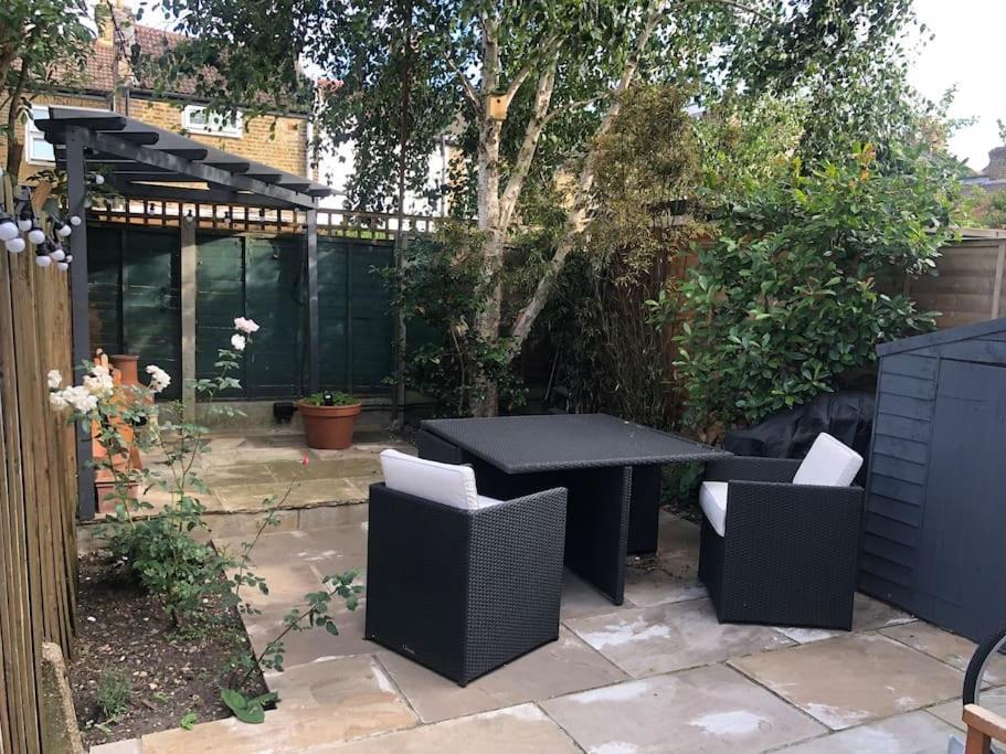 Unique Private W/ Easy Access To Lägenhet London