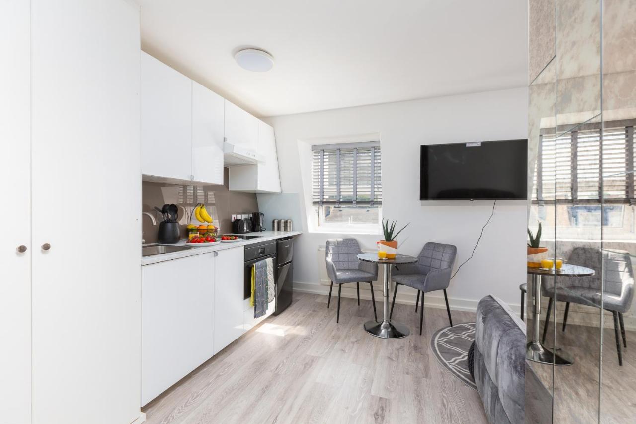 Modern Large Studio, 15 Mins Walk To Notting Hill * London