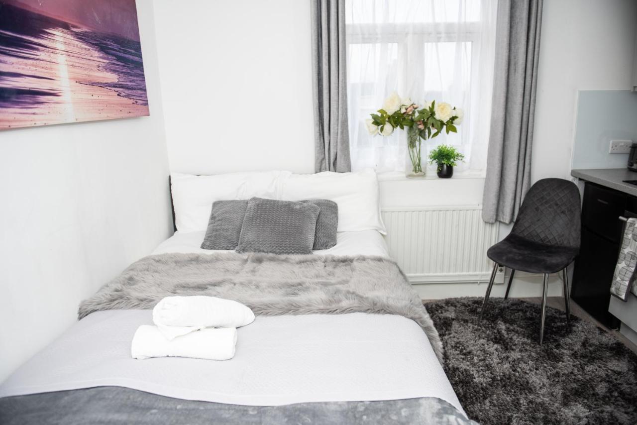 Small But Cozy Studio, Great Tube Connection Lägenhet London
