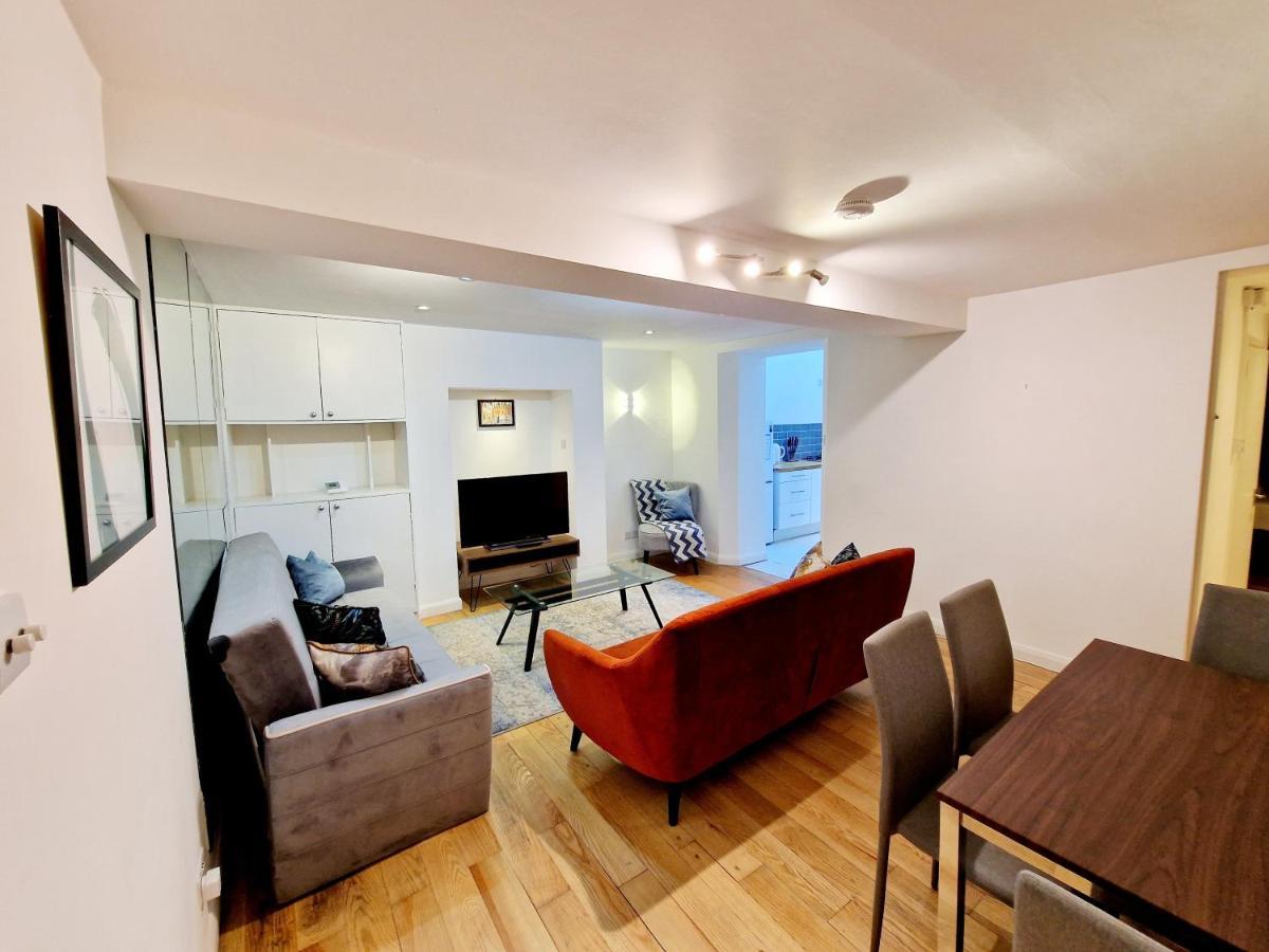 Beautiful Hyde Park Flat By Lancaster Gate Station With Private Back Patio * London