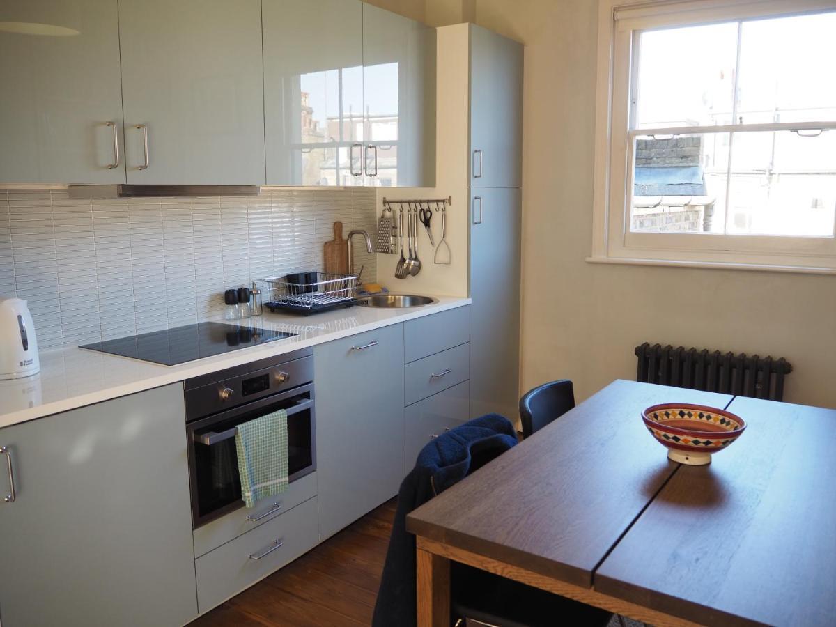 Stunning House Overlooking Local Park Casa vacanze Londra