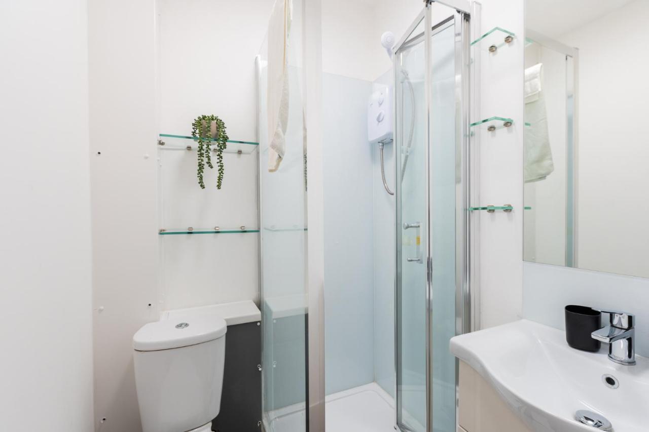 Apartment Large 30 Mins To Oxford Street London
