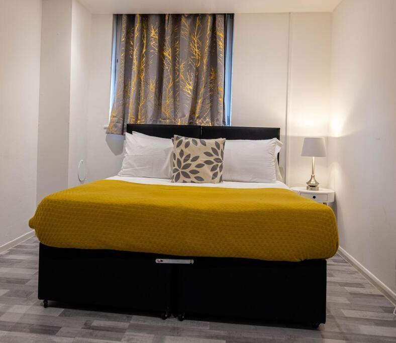 Lejlighed 3 Bedrooms Flat -wifi-freeparking-babycot-15min To Pepys Park *