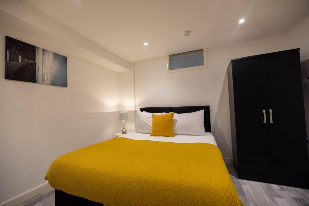 3 Bedrooms Flat -wifi-freeparking-babycot-15min To Pepys Park Lejlighed London