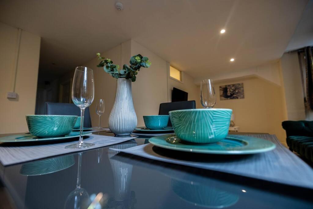 Lejlighed 3 Bedrooms Flat -wifi-freeparking-babycot-15min To Pepys Park London
