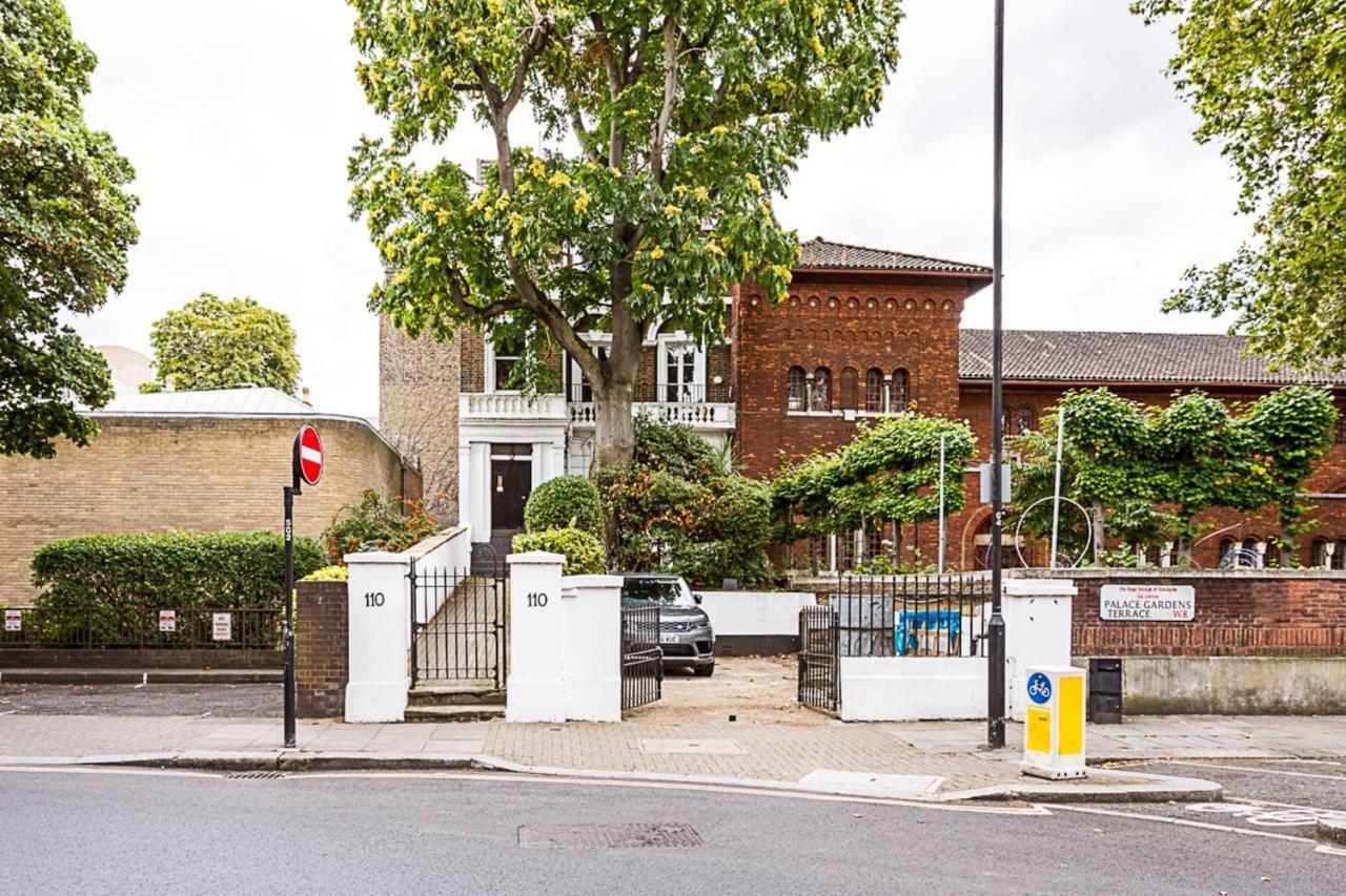 Style Three Bedroom House * Londen