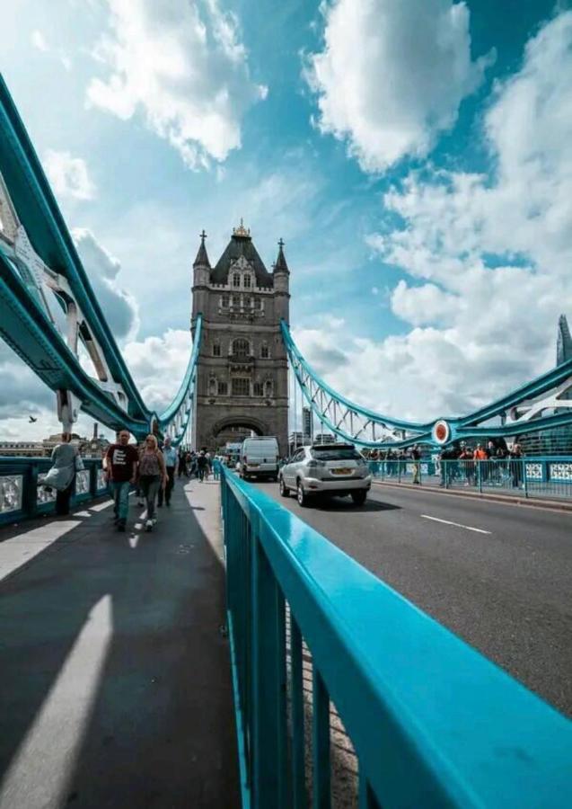 Lägenhet New Tower Bridge , Canada Water 2 Bedroom Flat With A View *