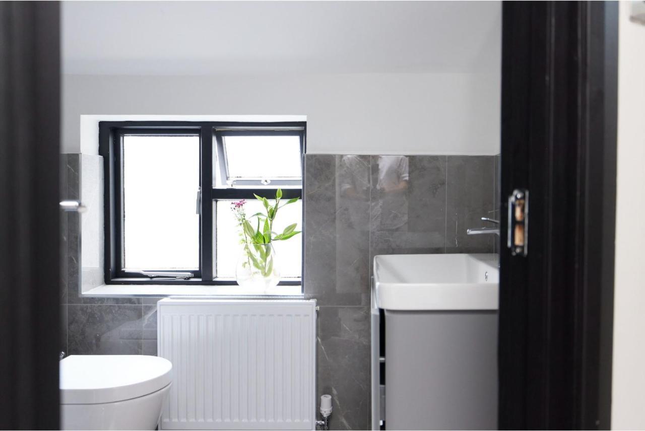 The Battersea Crib - Dazzling 3bdr Flat With Garden London