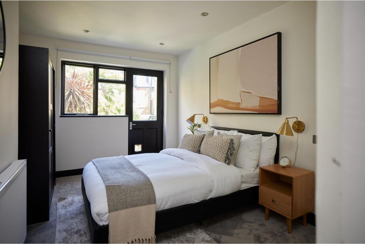 The Battersea Crib - Dazzling 3bdr Flat With Garden