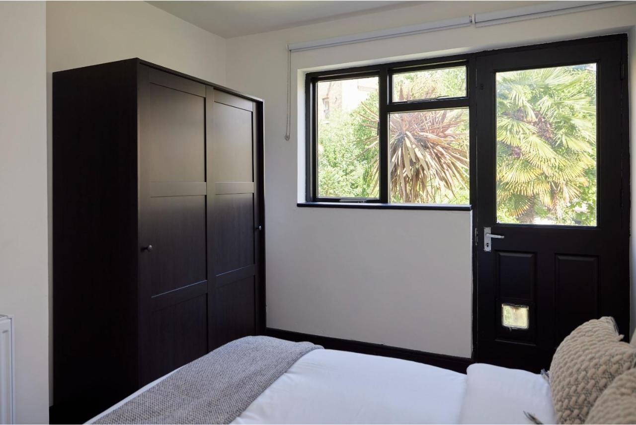 The Battersea Crib - Dazzling 3bdr Flat With Garden Apartment