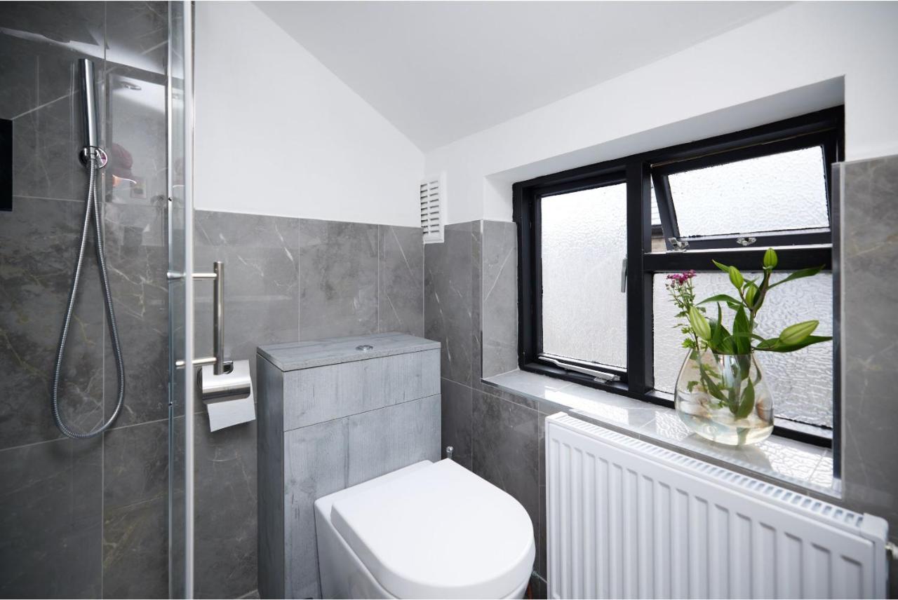 The Battersea Crib - Dazzling 3bdr Flat With Garden * London