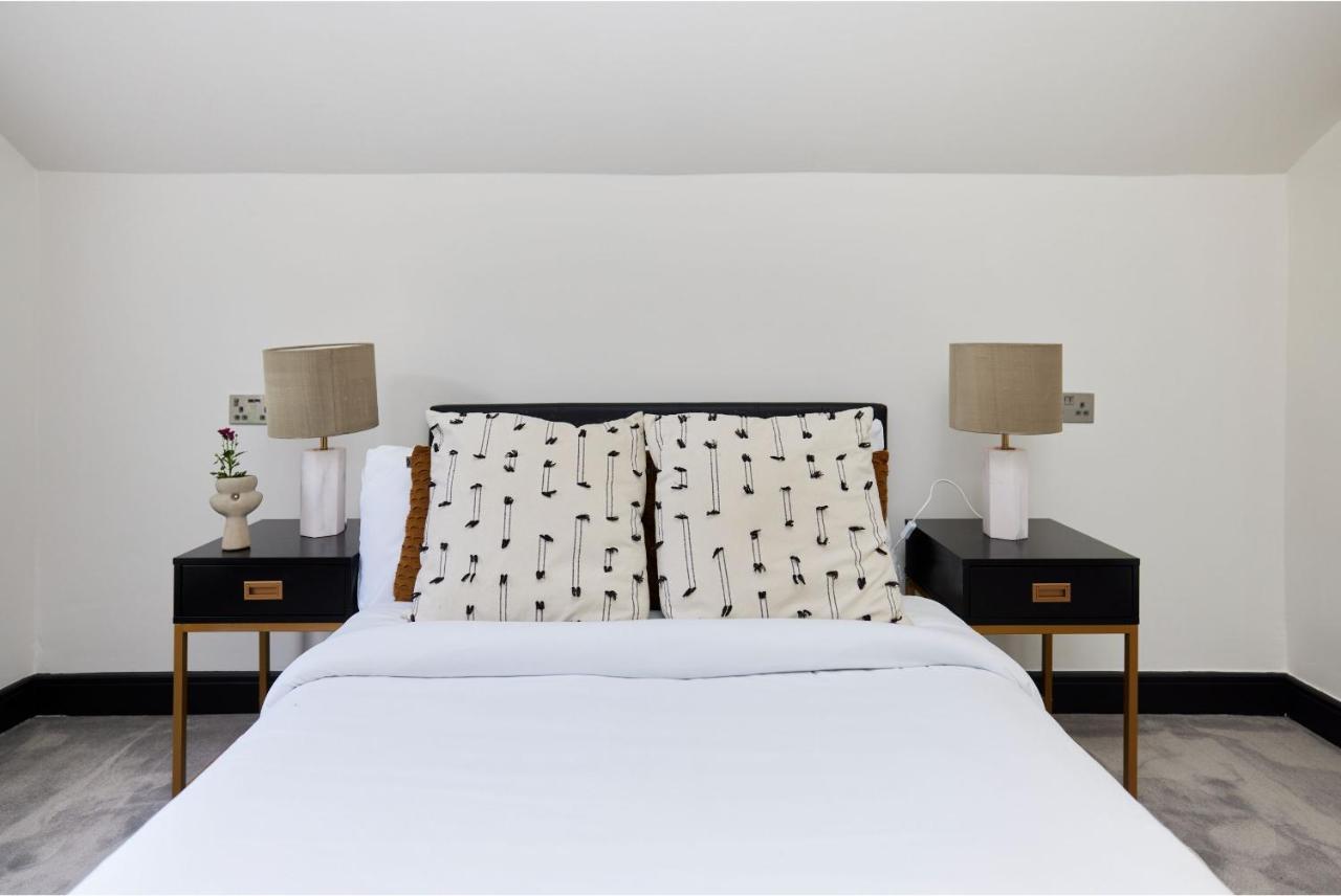 The Battersea Crib - Dazzling 3bdr Flat With Garden * London