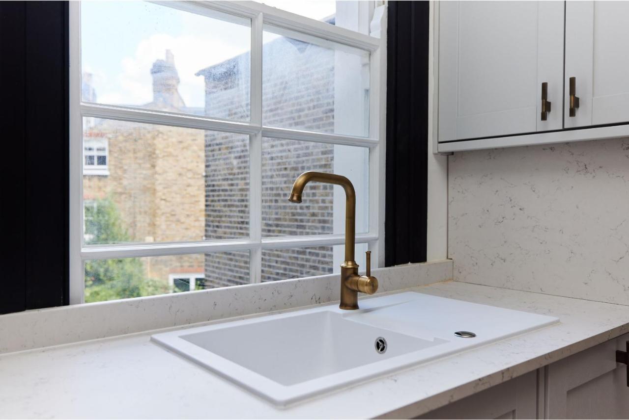 Apartment The Battersea Crib - Dazzling 3bdr Flat With Garden London