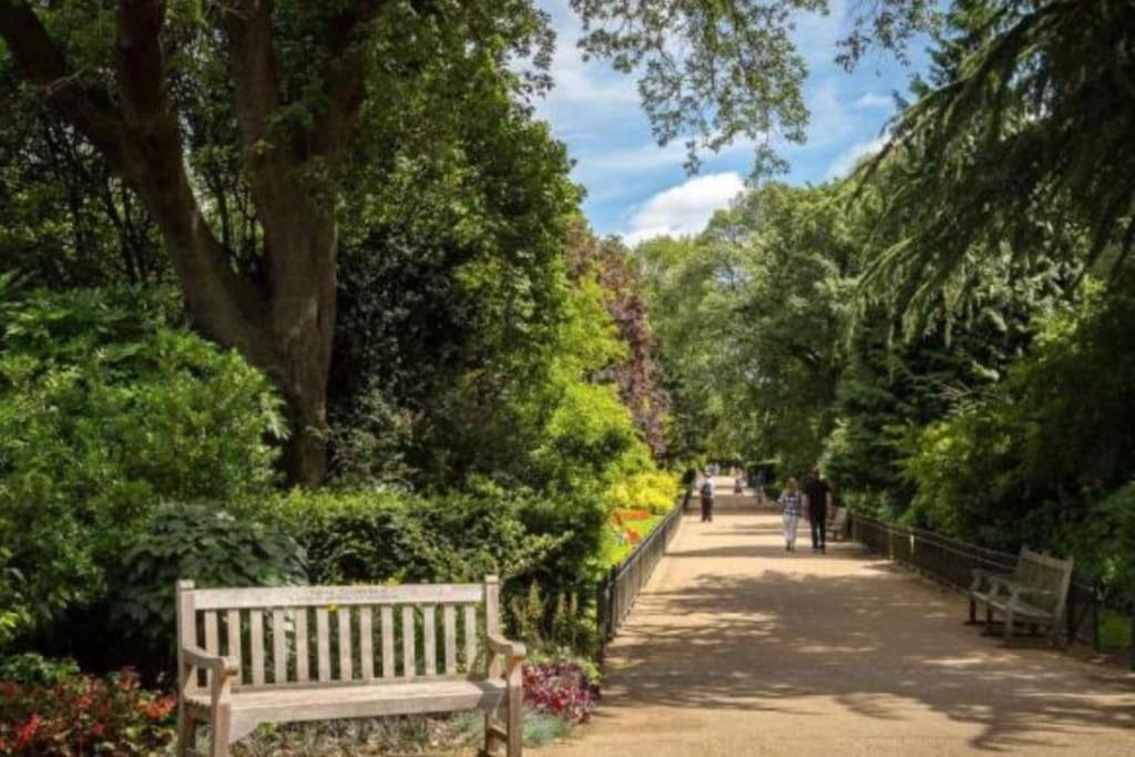 Appartement 2 Bedroom Flat In Kensington. *