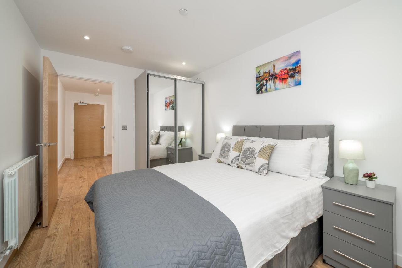 Skyvillion - River Thames Floor By Woolwich Ferry, Mins To Excel, O2 Arena , Airport With Parking * Londen