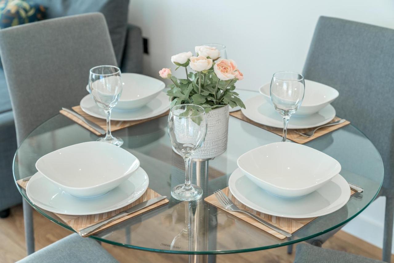 Skyvillion - River Thames Floor By Woolwich Ferry, Mins To Excel, O2 Arena , Airport With Parking Appartement