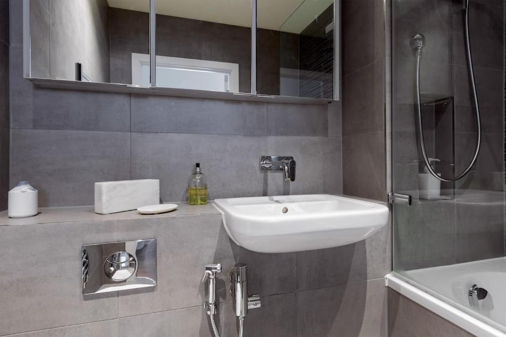 Amazing Penthouse Flat - Battersea - Nine Elms Lägenhet *