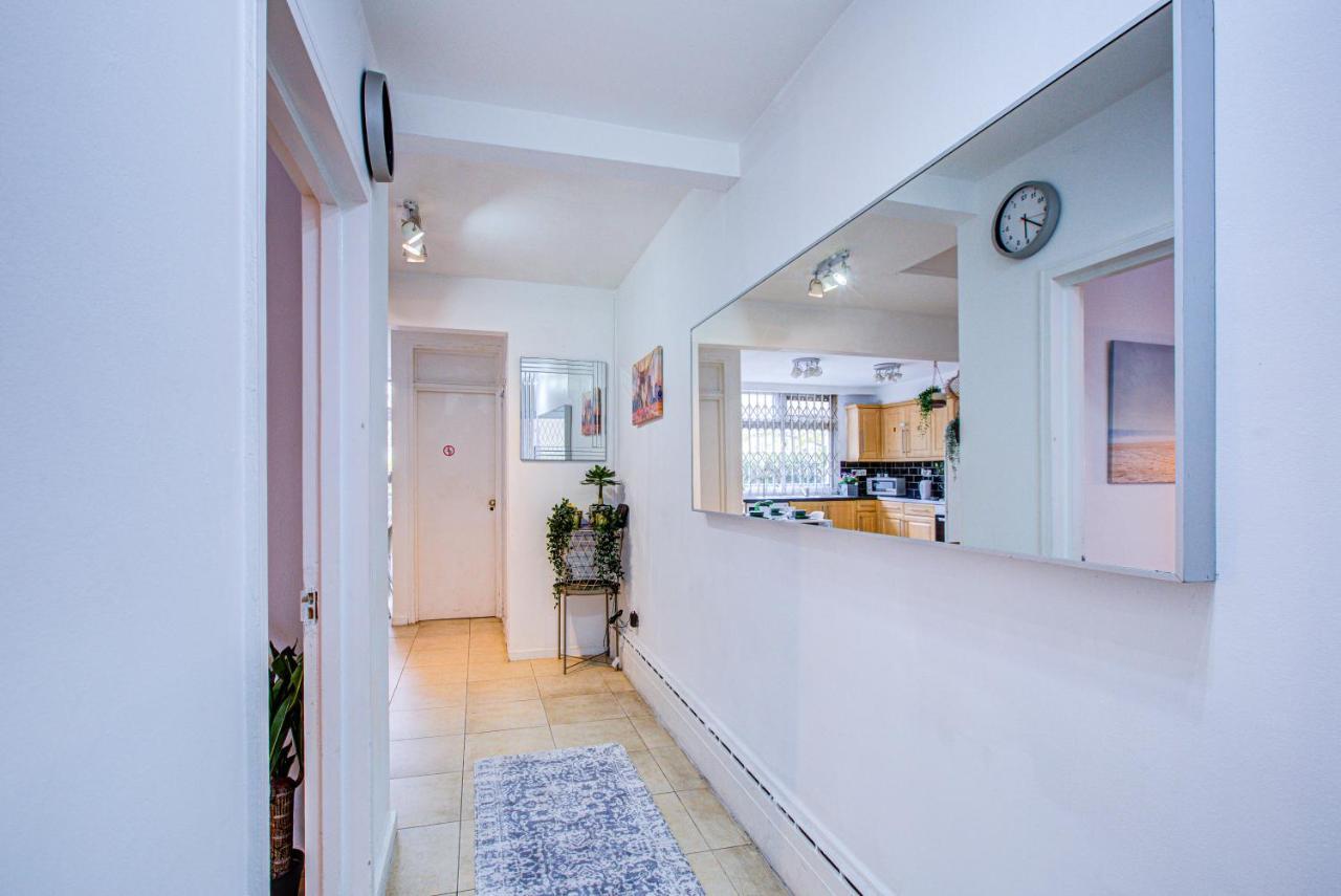 Beautiful 4-bedroom 5-bath House In Londen