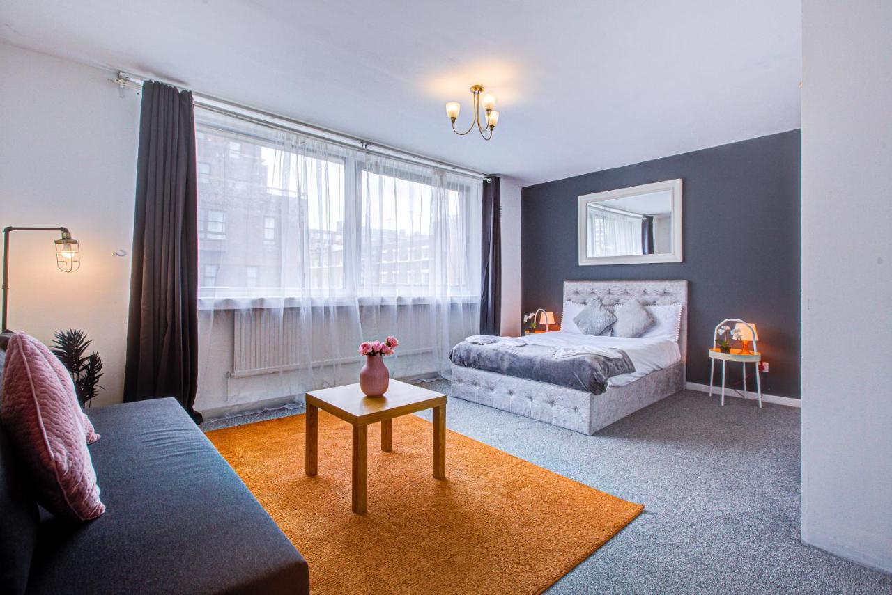 Beautiful 4-bedroom 5-bath House In Apartment