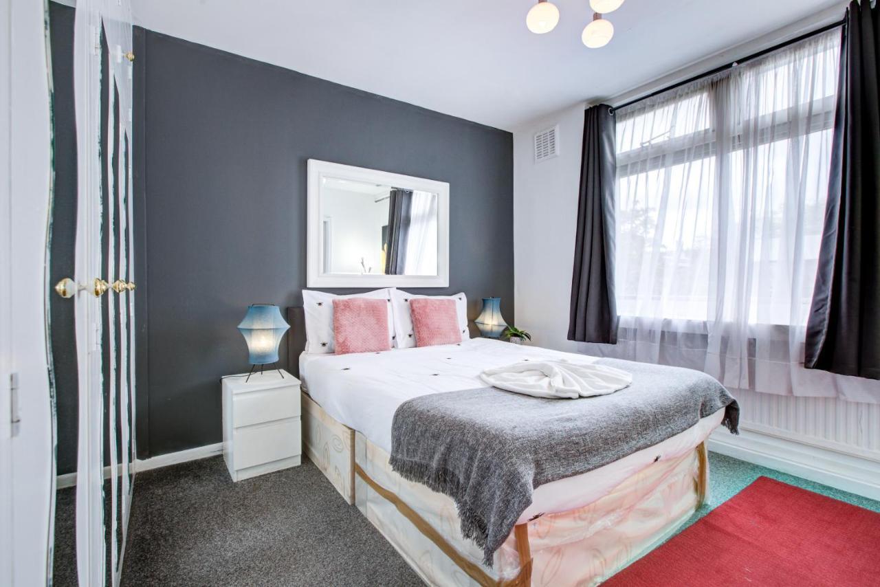 Beautiful 4-bedroom 5-bath House In Appartement *