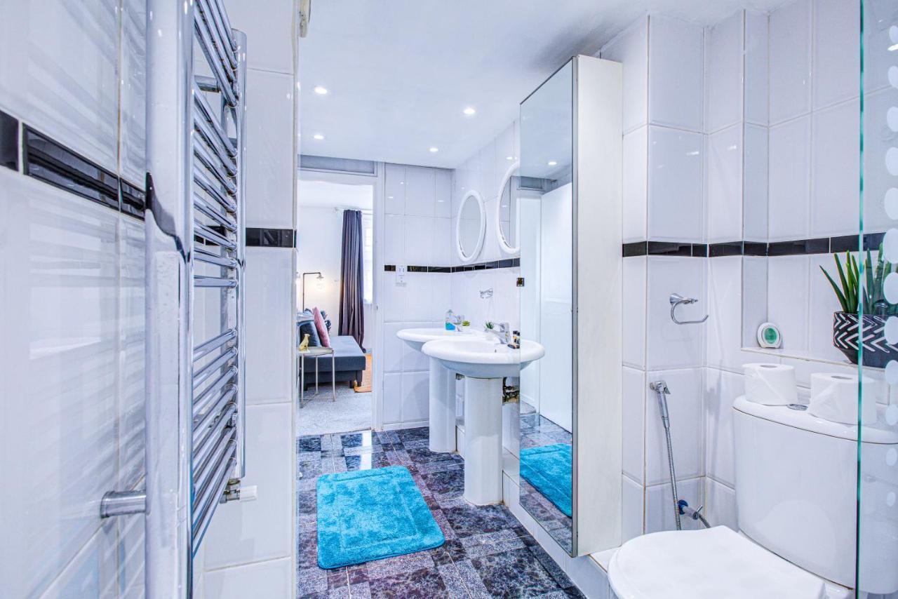 Appartement Beautiful 4-bedroom 5-bath House In Londen