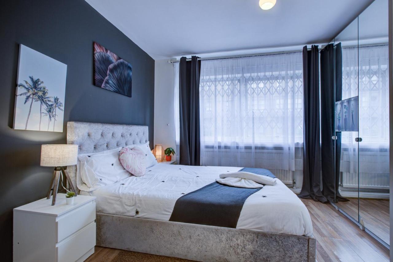 Beautiful 4-bedroom 5-bath House In Apartment *