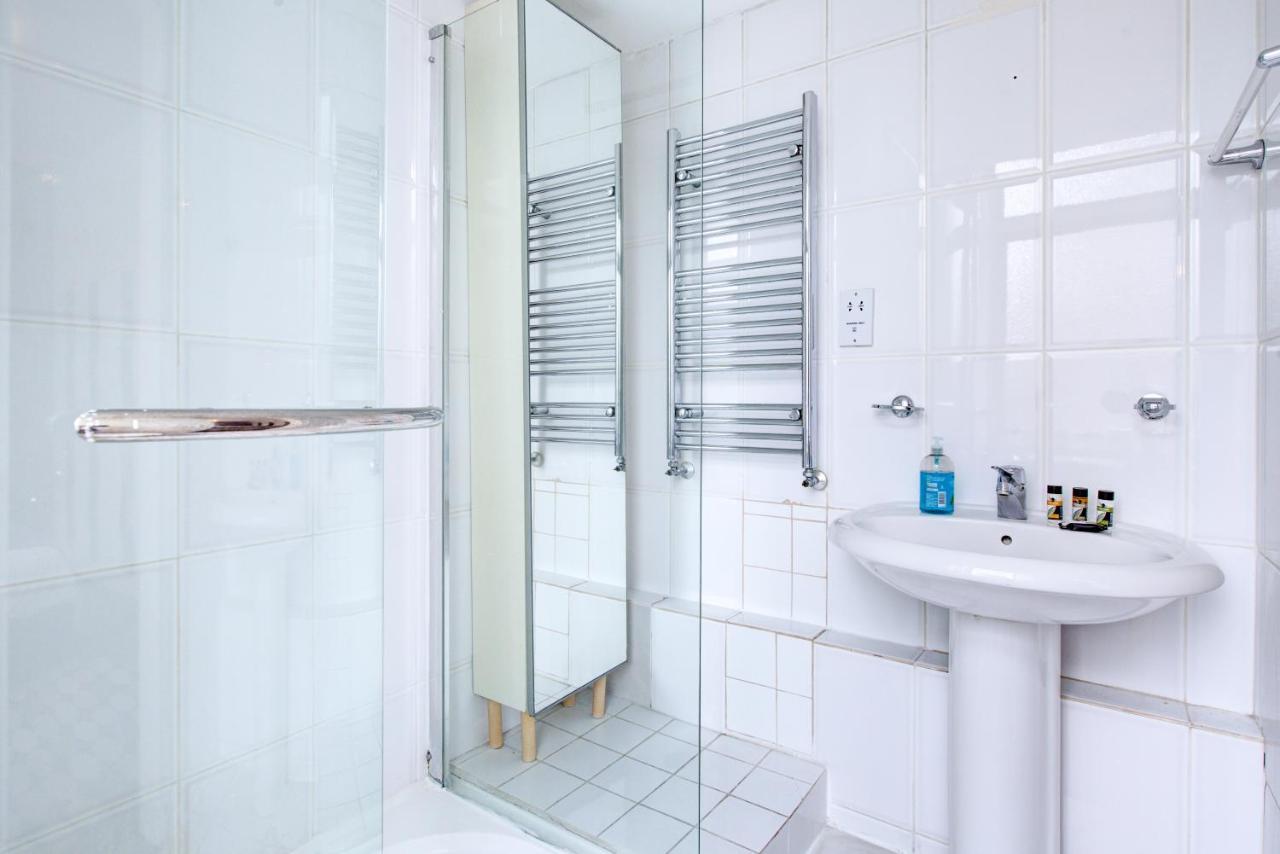 Beautiful 4-bedroom 5-bath House In Londen
