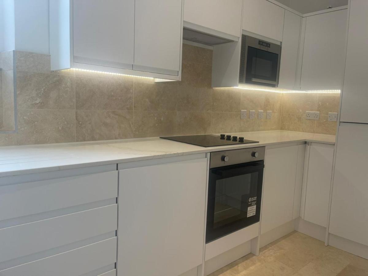 Kensington Luxury Apartment