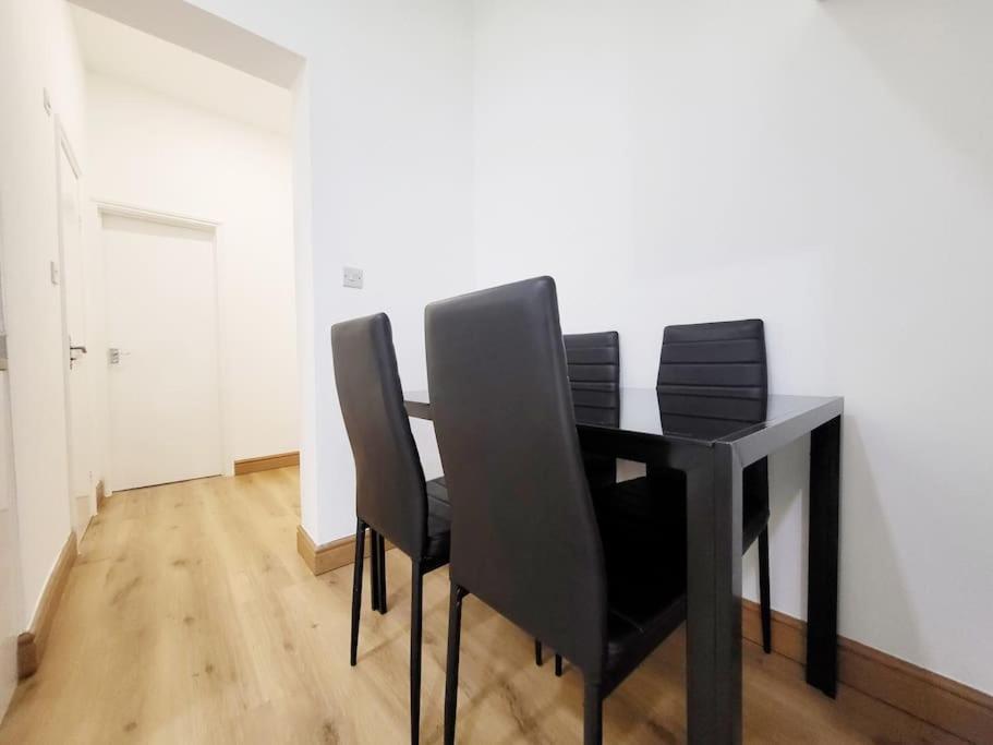 York Road 1 Bed * London