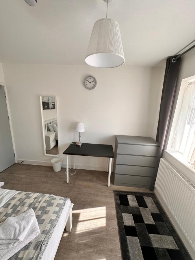 Double And Single In Bromley By Bow Gasthuis