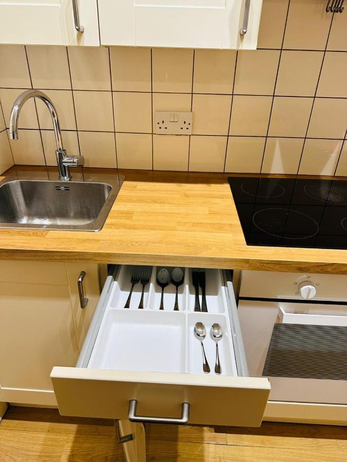 Premium Studio Flat 02 Near Tower Bridge London