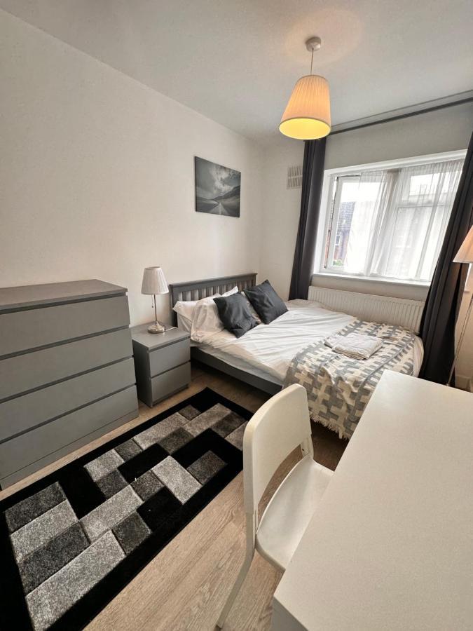 Double And Single In Bromley By Bow Gasthuis