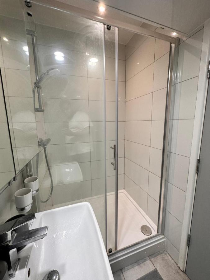 Double And Single In Bromley By Bow Gasthuis